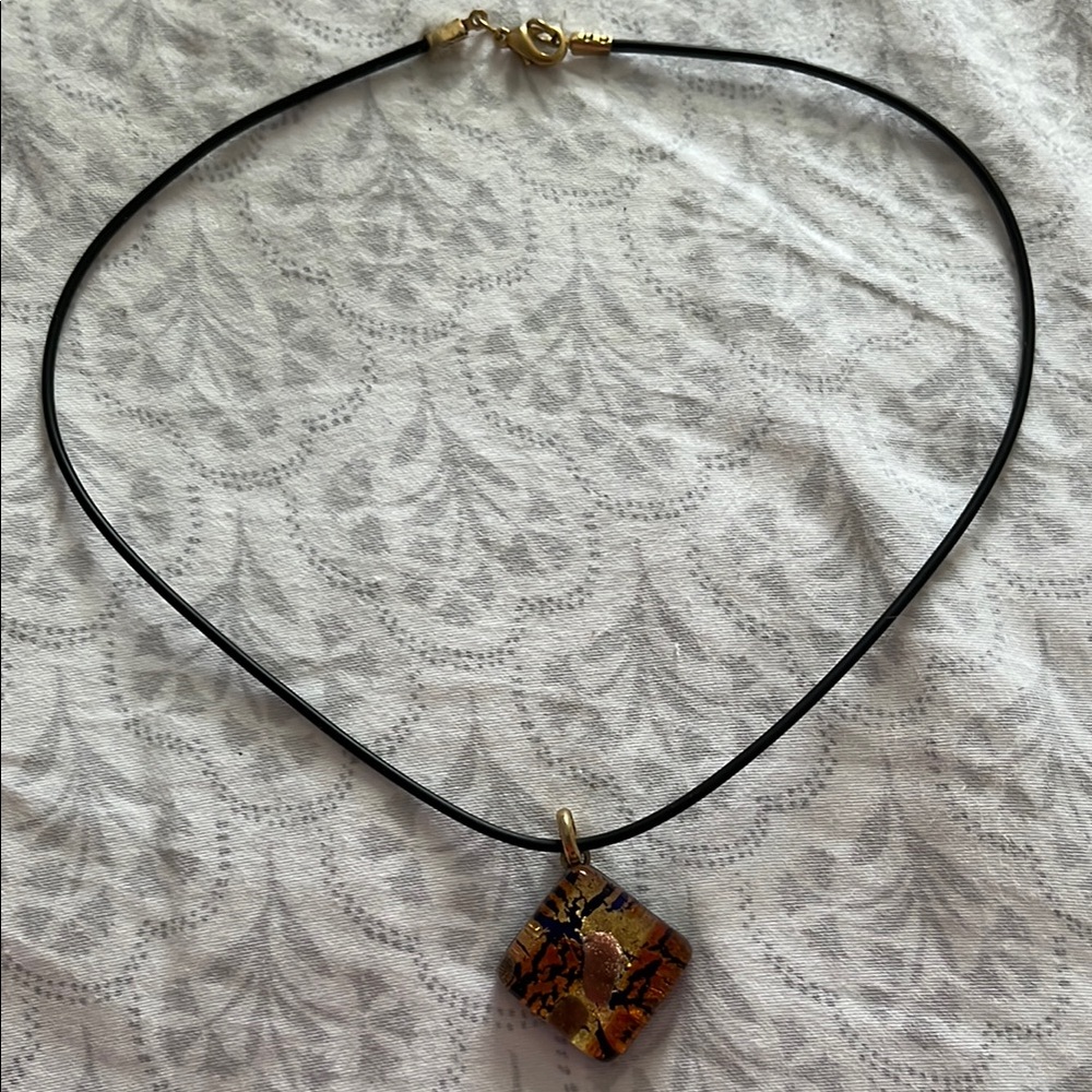 Elegant Black and Gold Pendant Necklace